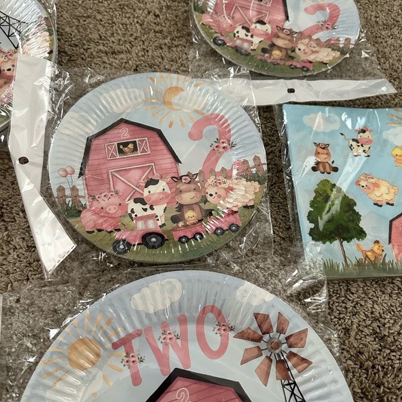 Farmyard Birthday Party Supplies Set - Pink and Blue - Picture 5 of 6